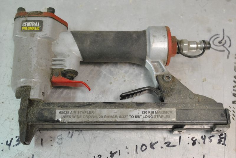 File:Central Pneumatic 68029 Air Stapler.JPG