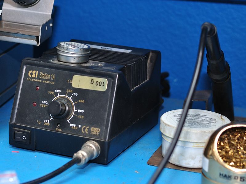 File:CSI Station1A Soldering Station.jpg